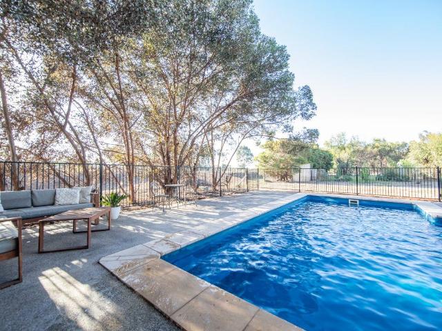 Cottage for sale in Murrabit, Victoria