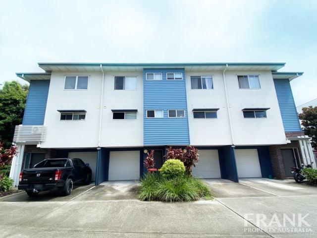 Townhouse for rent in Toombul, Queensland