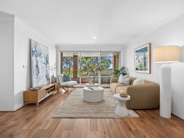 Apartment for sale in Lower North Shore, Sydney
