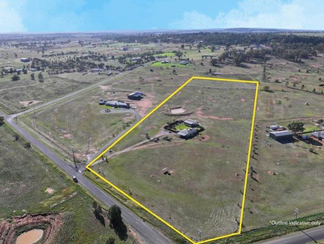Cottage for sale in Parkes, New South Wales