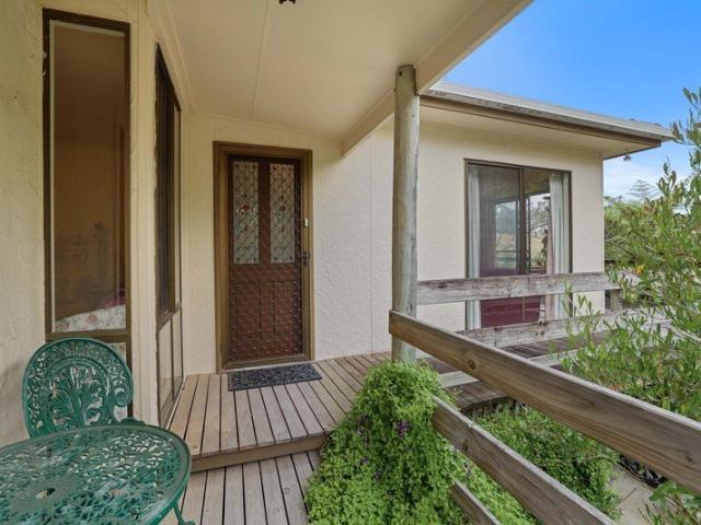 Cottage for sale in Buffalo, Victoria
