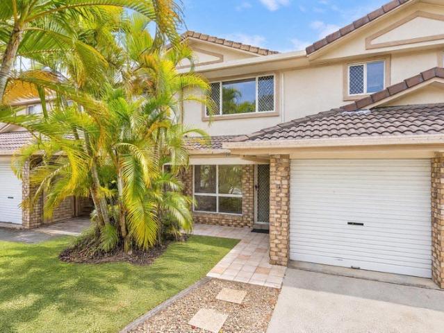 Townhouse for sale in Labrador, Gold Coast City