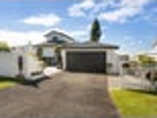 House for sale in Massey East, Henderson-Massey