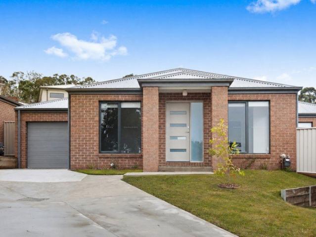 Townhouse for sale in Ballarat, Victoria