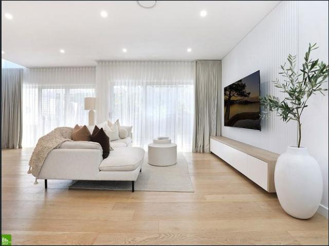 Townhouse for rent in Thirroul, Wollongong City Council