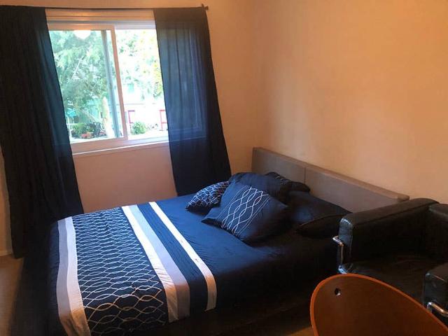 Room for rent in Canoga Park, California