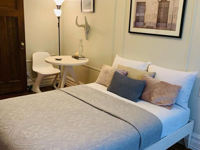 Room for rent in Arverne, New York