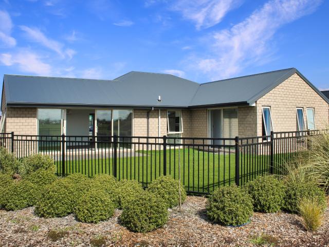 House for rent in Chaslands, Canterbury