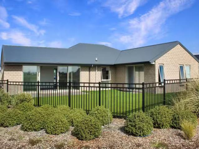 House for rent in Paremoremo