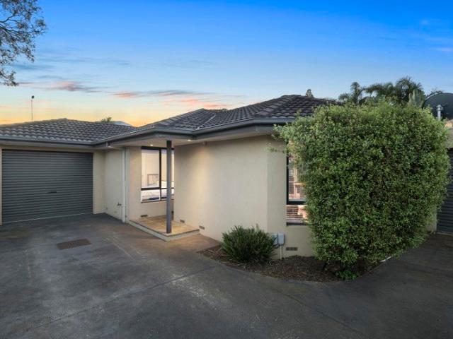 Townhouse for sale in Moorabbin, Melbourne