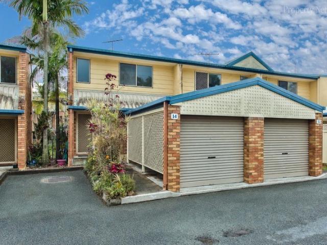 Townhouse for sale in Springwood, Greater Brisbane