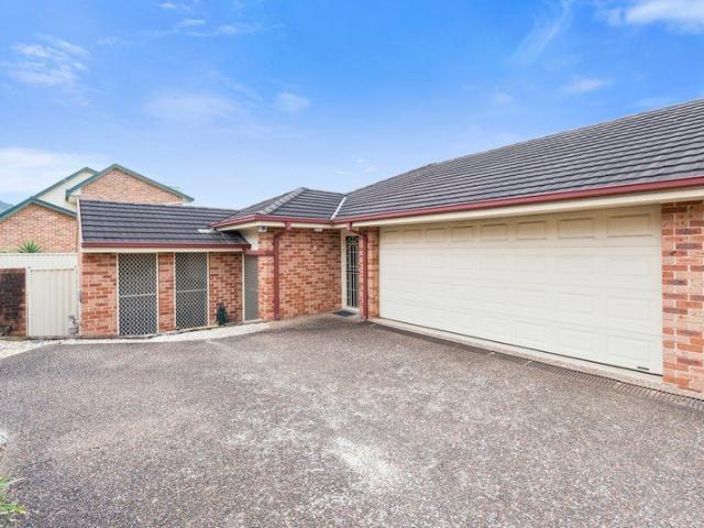 Villa for sale in Wollongong West, New South Wales