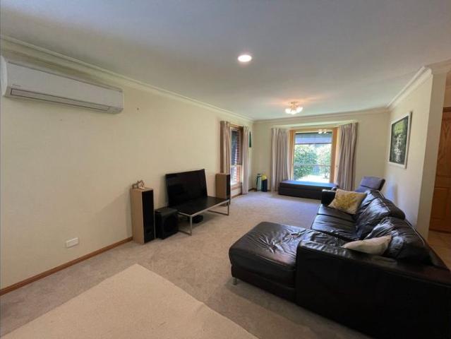 Townhouse for rent in Bright, Victoria