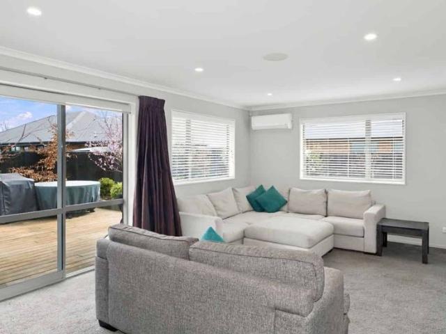 House for rent in Chaslands, Canterbury