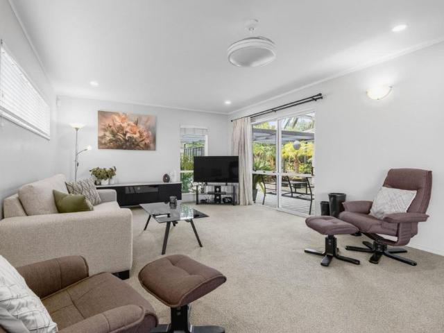 House for rent in Limeburners Bay, Upper Harbour