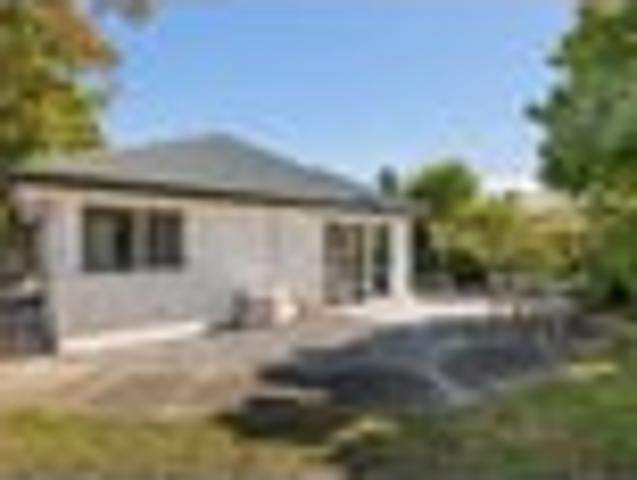 House for sale in Chaslands, Canterbury
