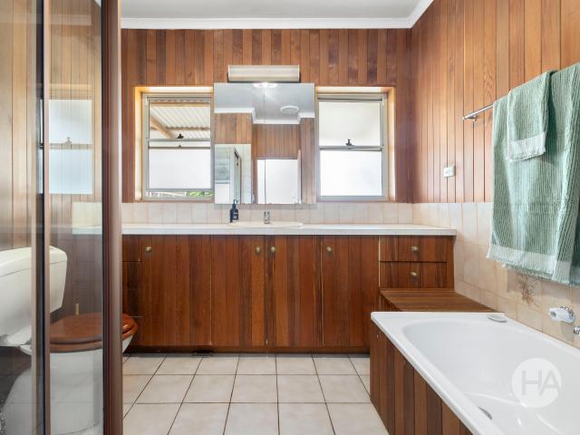 Cottage for sale in Camerons Creek, Victoria