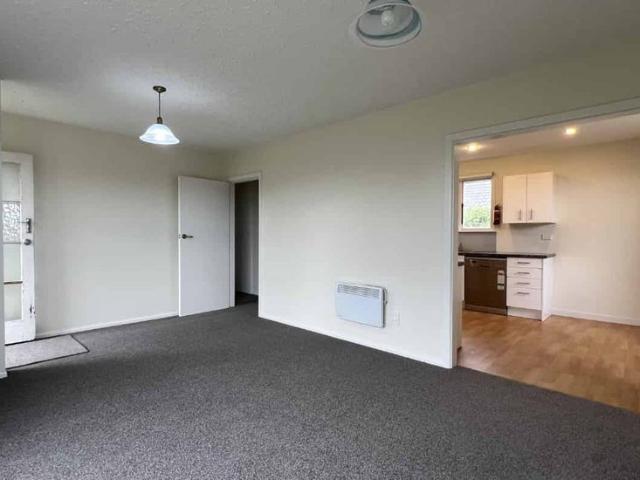 House for rent in Chaslands, Canterbury