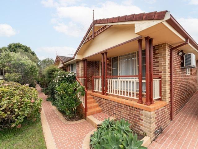 Villa for sale in Wollongong West, New South Wales