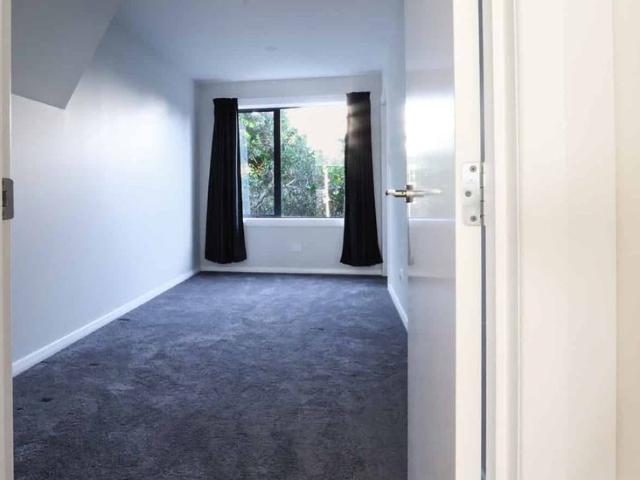 Townhouse for rent in Otakou