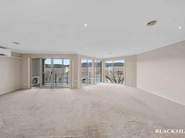 Townhouse for rent in Queanbeyan, New South Wales