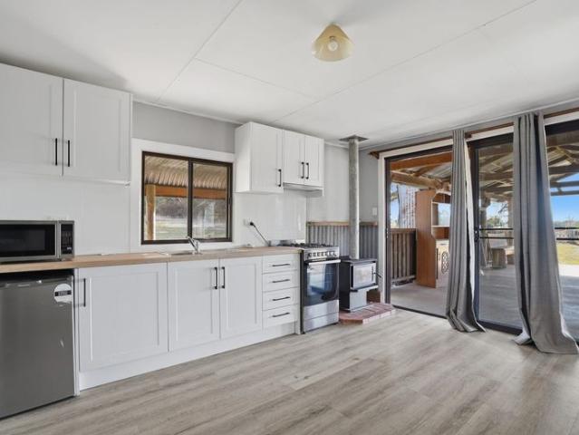 Granny Flat for rent in Saumarez, New South Wales