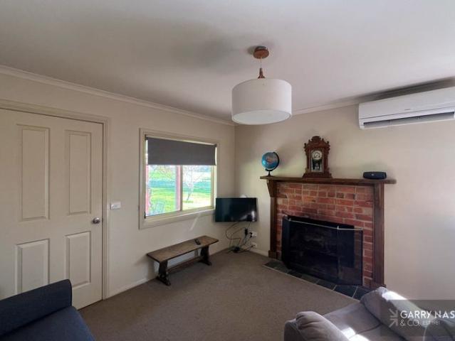 House for rent in Victoria