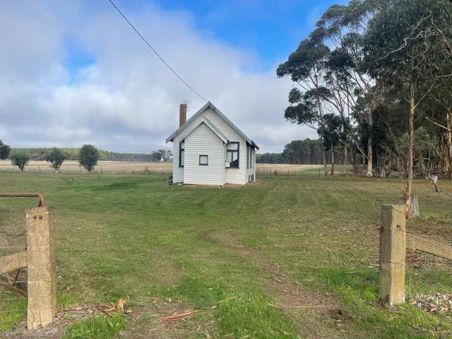 House for rent in Leslie Manor, Victoria