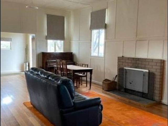 House for rent in Leslie Manor, Victoria