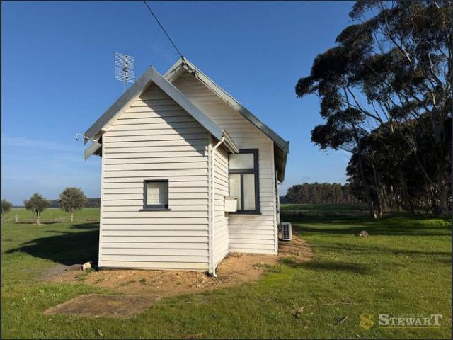 House for rent in Leslie Manor, Victoria