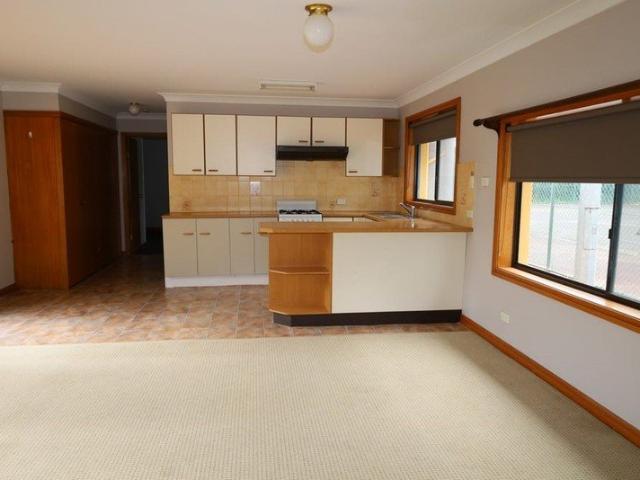 Granny Flat for rent in Moss Vale, Wingecarribee Shire Council