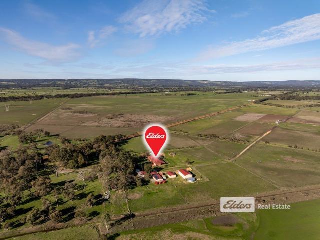 Cottage for sale in Cookernup, Western Australia