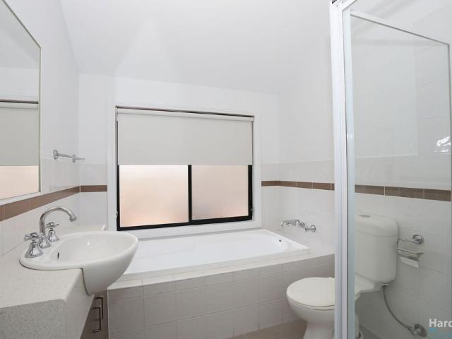 Townhouse for rent in Camerons Creek, Victoria