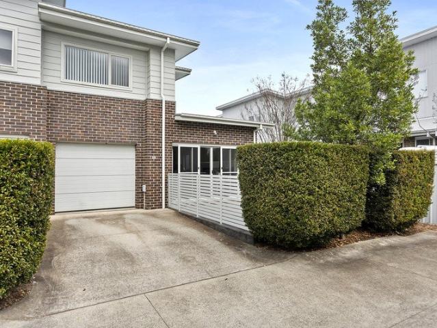 Townhouse for sale in Wollongong West, New South Wales