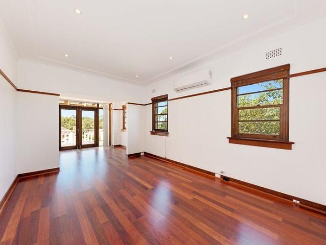 House for rent in Lower North Shore, Sydney