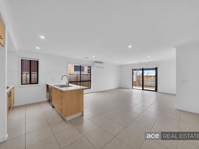 House for rent in The Millstone, Melbourne