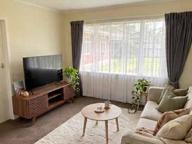 Apartment for rent in Ōwairaka, Albert-Eden