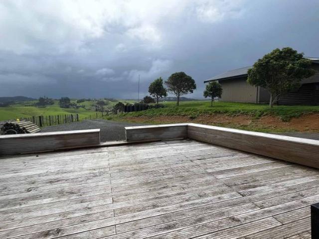 House for rent in Oratia, Oroua County
