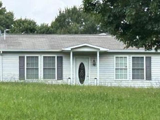 House for sale in Axton