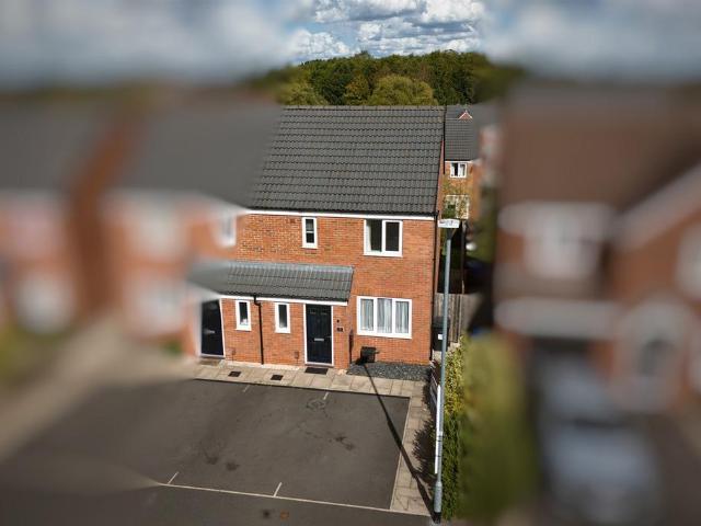 House for rent in Barton In Fabis, East Midlands
