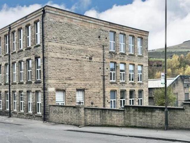 House for rent in Charlesworth, East Midlands