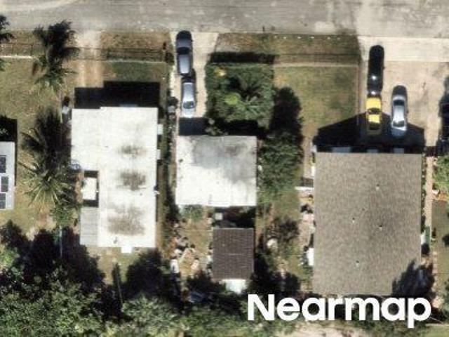 House for sale in Lake Worth