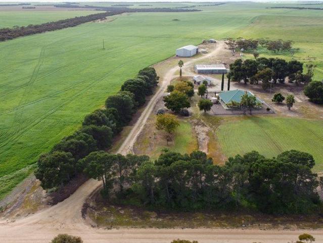 Cottage for sale in Lock, South Australia