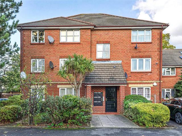 Apartment for rent in London Borough of Merton, Mitcham