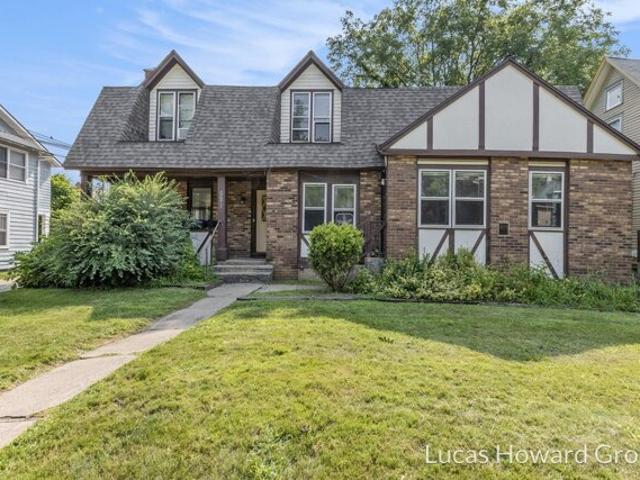 House for sale in Kalamazoo
