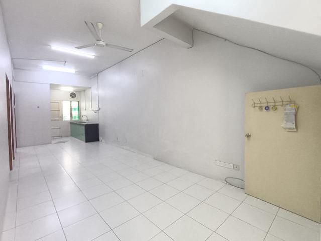 Townhouse for sale in Jenjarom, Kuala Langat