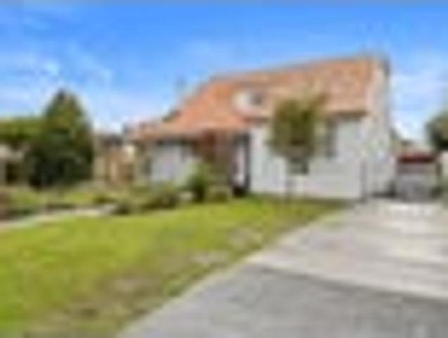 House for sale in College Estate