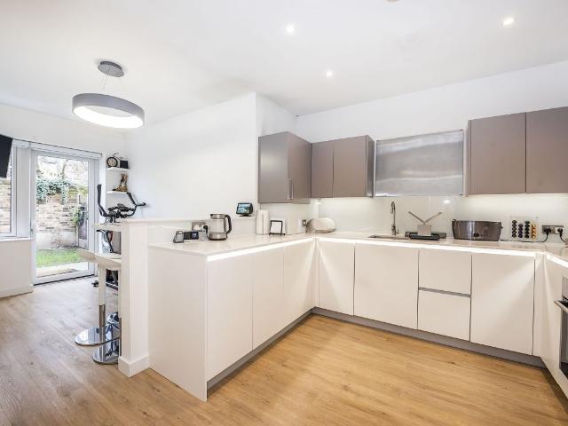 House for rent in London Borough of Hounslow, Greater London