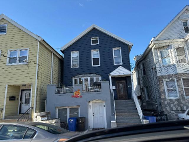 House for sale in Hudson, New Jersey