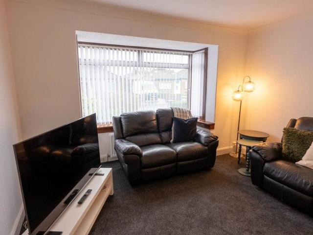 House for rent in Victory Gardens, Renfrew